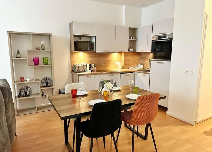 Charming 1-bedroom In Prestigious 16th Arrondissement * Paříž