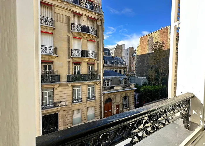 Charming 1-bedroom In Prestigious 16th Arrondissement Apartment
